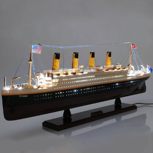 Håndlavet krydstogtskibsmodel af Titanic