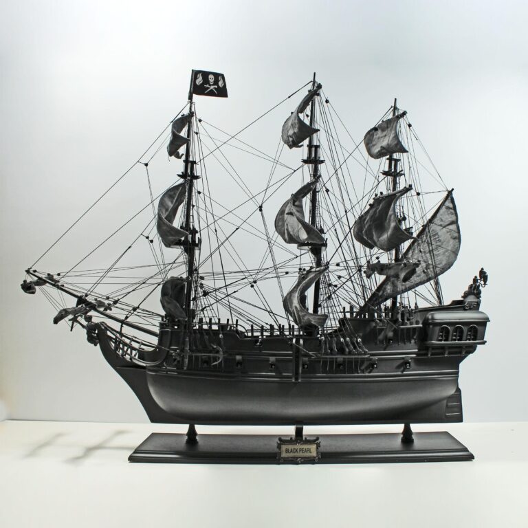 Håndlavet historisk sejlskibsmodel af Black Pearl