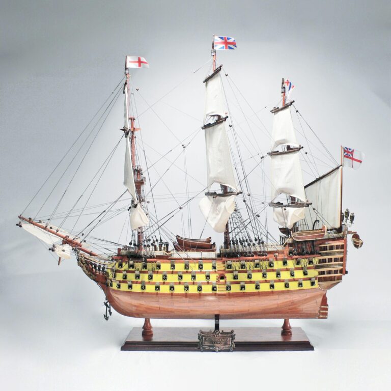 Håndlavet historisk sejlskibsmodel af HMS Victory