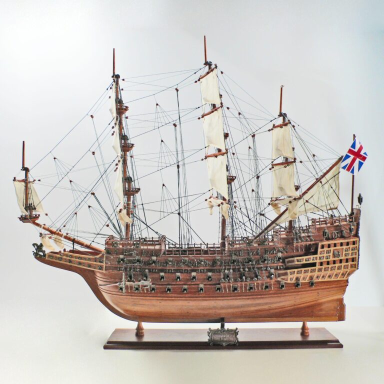 Håndlavet historisk sejlskibsmodel af Sovereign of the Seas